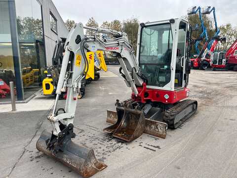 Huur een Takeuchi TB325R - Graafmachine - Image #2