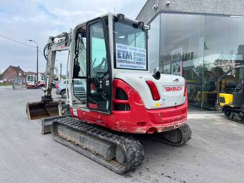 Huur een Takeuchi TB370 - Graafmachine - Image #5