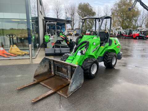 Koop een tweedehands Avant 755i - Graafmachine / lader / verreiker - Image #2