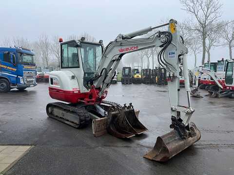 Koop een tweedehands Takeuchi TB235-2 Extra - Graafmachine / lader / verreiker - Image #3
