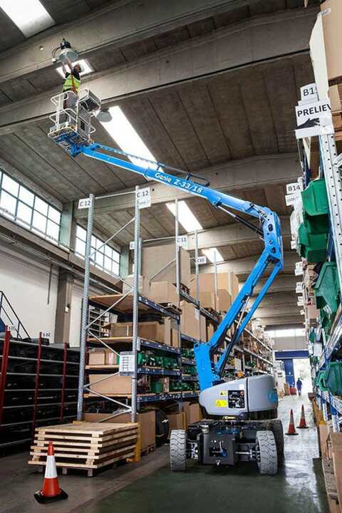 Koop een Genie Z33/18 - Knikarmhoogwerker - Image #2