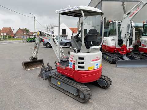 Huur een Takeuchi TB217R - Graafmachine - Image #5