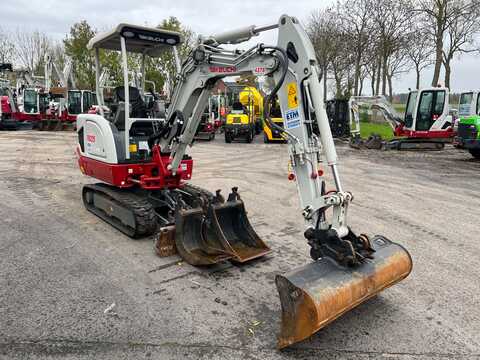 Koop een tweedehands Takeuchi TB 225 Extra Canopy - Graafmachine / lader / verreiker - Image #3