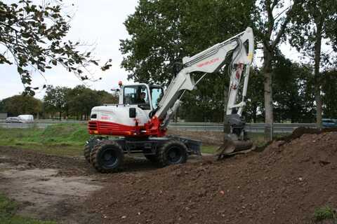 Koop een Takeuchi TB395W - Graafmachine op banden - Image #4