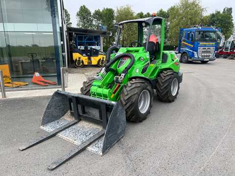 Koop een tweedehands Avant 860i TDL - Graafmachine / lader / verreiker - Image #2