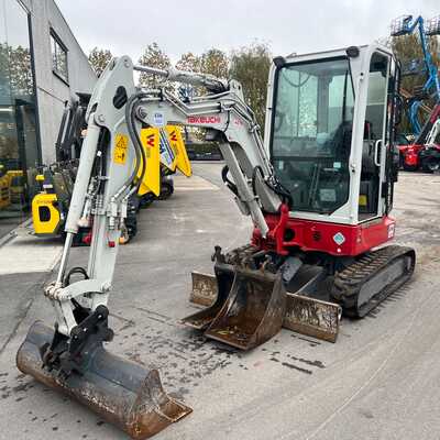 Huur een Takeuchi TB325R - Graafmachine - Image #2