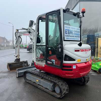 Huur een Takeuchi TB235-2 - Graafmachine - Image #5