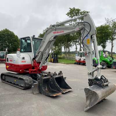 Huur een Takeuchi TB260 - Graafmachine - Image #3