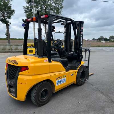 Koop een tweedehands Hyundai 30D-9V - Heftruck - Image #4