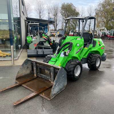Koop een tweedehands Avant 755i - Graafmachine / lader / verreiker - Image #2