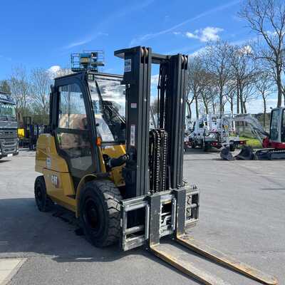 Huur een CAT DP50CN - Dieselheftruck - Image #3