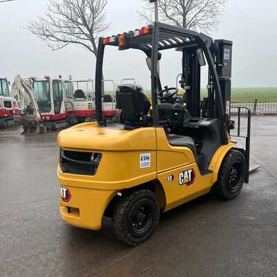 Koop een tweedehands CAT DP30N3 - Heftruck - Image #4
