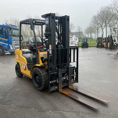 Koop een tweedehands CAT DP30N3 - Heftruck - Image #3