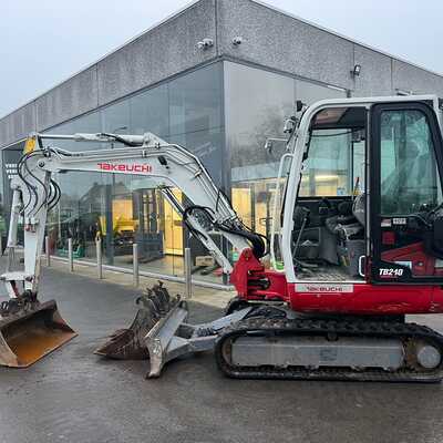 Koop een tweedehands Takeuchi TB235-2 Extra - Graafmachine / lader / verreiker - Image #1