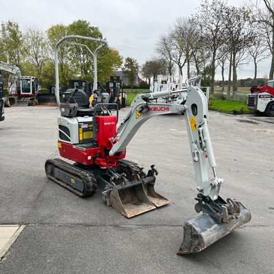 Koop een tweedehands Takeuchi TB210R - Graafmachine / lader / verreiker - Image #3