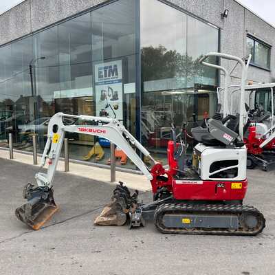 Koop een tweedehands Takeuchi TB210R - Graafmachine / lader / verreiker - Image #1