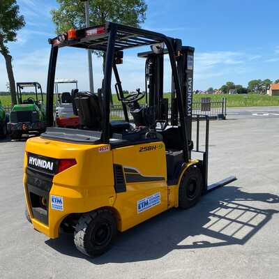 Koop een tweedehands Hyundai 25BH-9 - Heftruck - Image #4