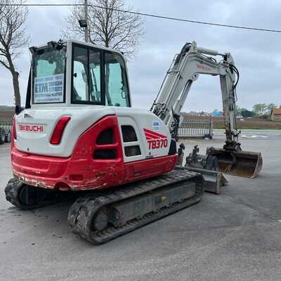 Huur een Takeuchi TB370 - Graafmachine - Image #4