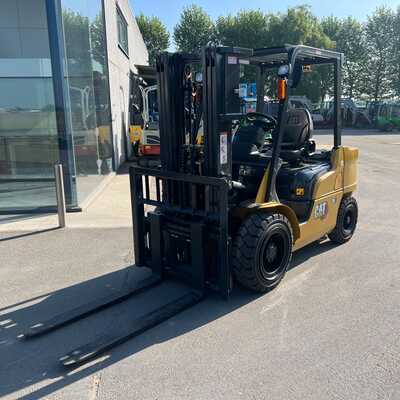 Koop een tweedehands CAT DP30N3 - Heftruck - Image #2