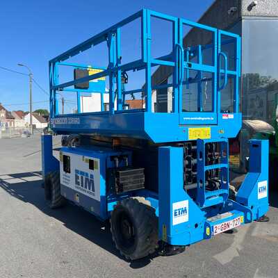 Huur een Sinoboom 3346RD - Schaarlift diesel 4X4 - Image #6