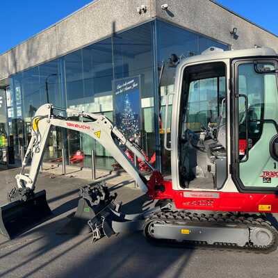 Huur een Takeuchi TB320 - Graafmachine - Image #1