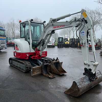 Huur een Takeuchi TB335R - Graafmachine - Image #2