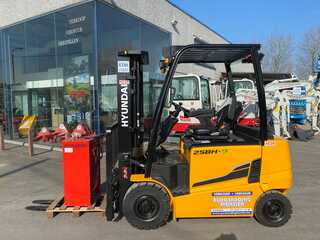 Hyundai 25BH-9 Tweedehand tweedehands te koop